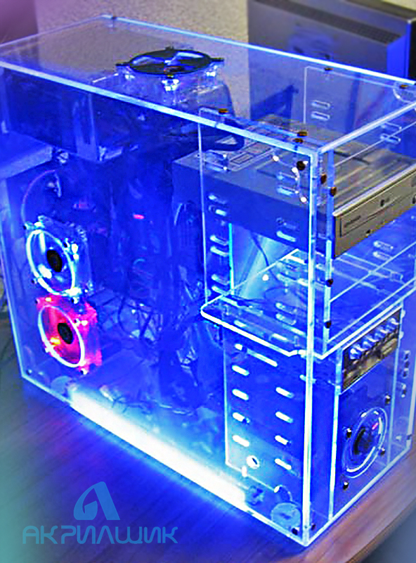 Прозрачный компьютер с подсветкой
